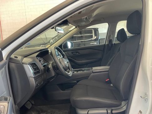 Certified 2024 Nissan Rogue S FWD image 10