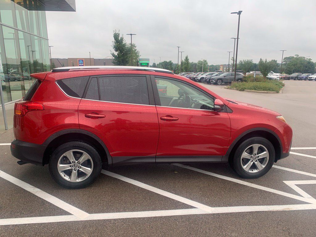 Used 2015 Toyota RAV4 XLE AWD/4WD image 7