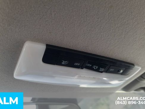 Used 2025 Nissan Versa S FWD image 33