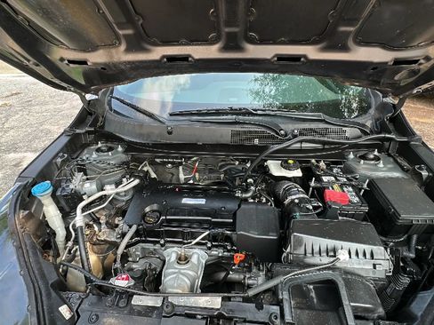 Used 2018 Honda CR-V LX image 8