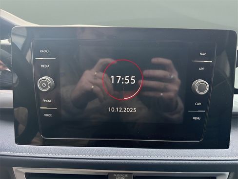 New 2026 Volkswagen Taos SEL image 17