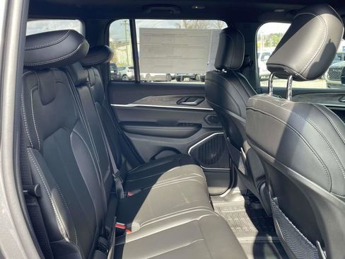 New 2026 Jeep Grand Cherokee Limited w/ Limited Altitude Package image 15