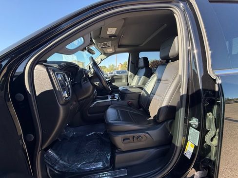 Used 2022 GMC Sierra 3500 Denali w/ Denali Black Diamond Edition AWD/4WD image 10