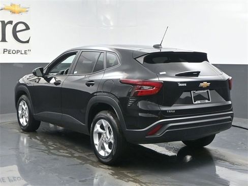 Used 2024 Chevrolet Trax LS w/ LS Convenience Package image 35
