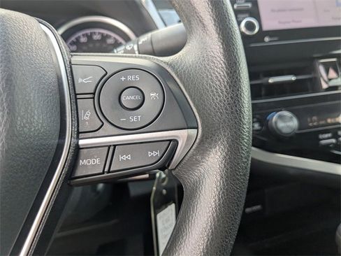 Used 2022 Toyota Camry LE image 25