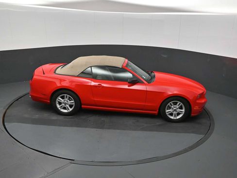 Used 2014 Ford Mustang Convertible w/ Equipment Group 102A RWD image 29