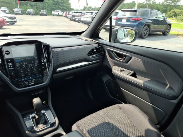 Used 2025 Subaru Forester Premium AWD/4WD image 10