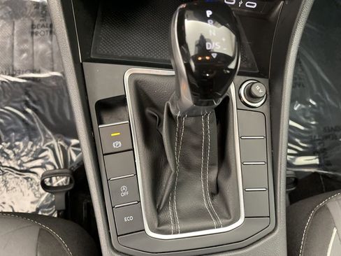 Used 2025 Volkswagen Jetta Sport image 13