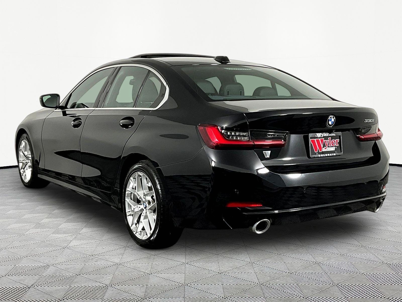 Used 2025 BMW 330i Sedan RWD image 4