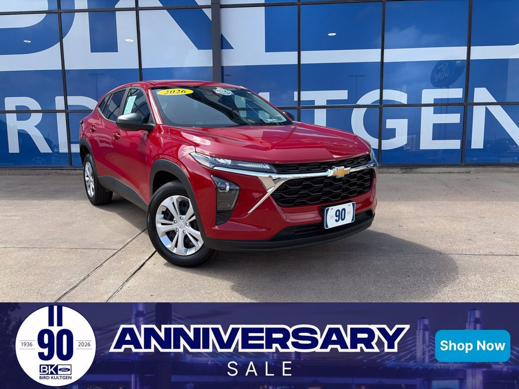 Used 2026 Chevrolet Trax LS FWD image 1