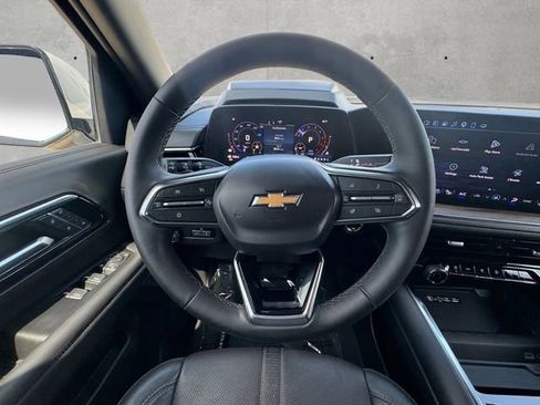 Used 2025 Chevrolet Tahoe High Country AWD/4WD image 21