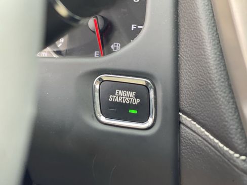 Used 2022 GMC Acadia Denali w/ Denali Ultimate Package image 17