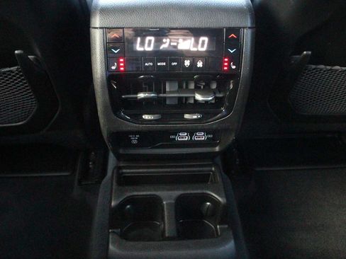 Used 2021 Jeep Grand Cherokee L Overland w/ Luxury Tech Group IV AWD/4WD image 33