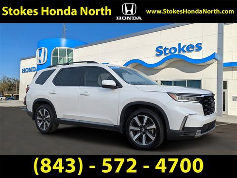 Used 2023 Honda Pilot Touring image 1