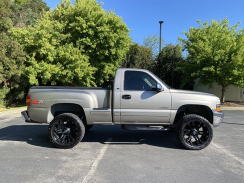 Used 1999 Chevrolet Silverado 1500 LS w/ Off-Road Chassis Pkg image 10