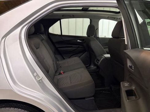 Used 2021 Chevrolet Equinox LT image 18