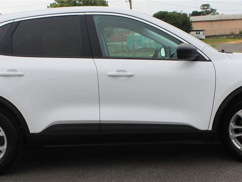 Used 2022 Ford Escape SE image 9