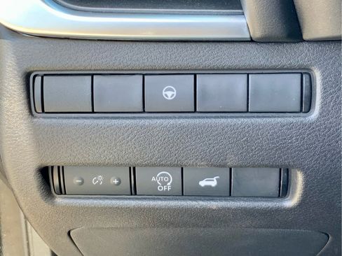 Used 2024 Nissan Rogue SV AWD/4WD image 43