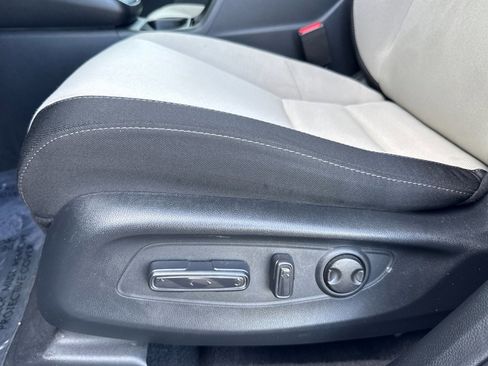 Certified 2025 Honda CR-V EX image 14