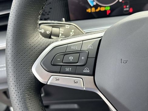 New 2026 Volkswagen Tiguan SE R-Line image 18