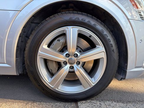 Used 2019 Audi e-tron Premium Plus image 33