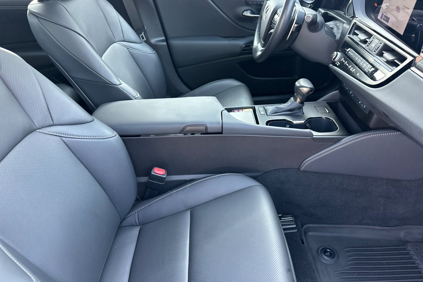 Certified 2025 Lexus ES 300h w/ Premium Package FWD image 26