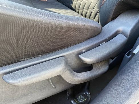 Certified 2022 Nissan Kicks SR image 20