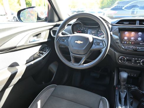 Used 2022 Chevrolet TrailBlazer LT w/ Convenience Package image 13