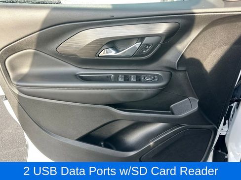 Used 2023 GMC Terrain SLE w/ Driver Convenience Package image 14