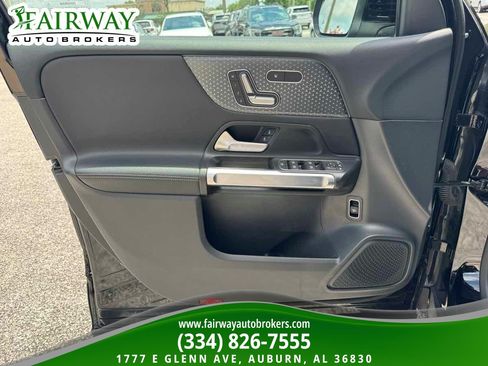 Used 2025 Mercedes-Benz GLB 250 image 26