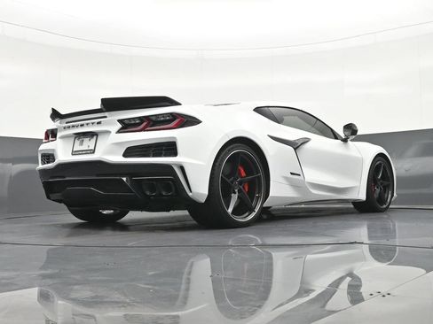 Used 2025 Chevrolet Corvette E-Ray AWD/4WD image 27