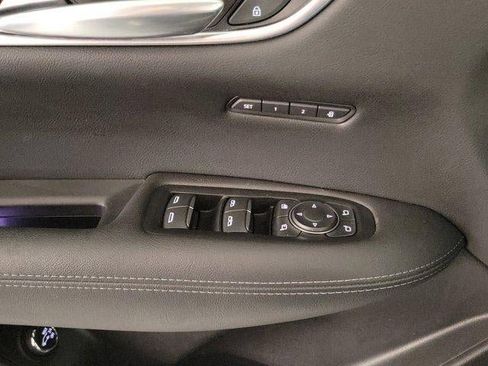 Certified 2022 Cadillac XT5 Premium Luxury image 30