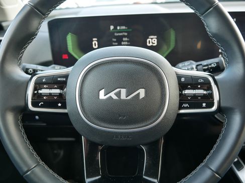 Certified 2025 Kia Sorento S image 25