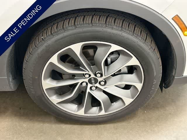 Used 2023 Lincoln Nautilus Reserve AWD/4WD image 5