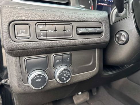 Used 2021 GMC Yukon Denali image 35