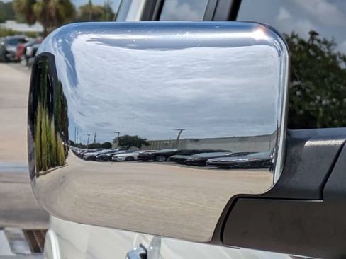 Used 2015 Nissan Armada SL AWD/4WD image 13