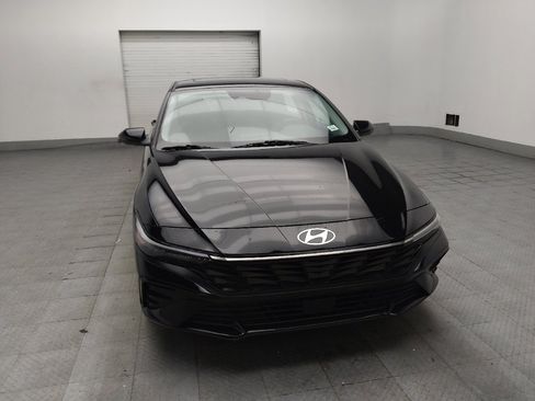 Used 2025 Hyundai Elantra Limited FWD image 14