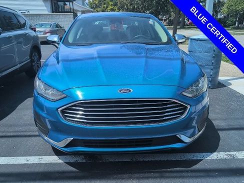 Used 2020 Ford Fusion SE FWD image 2