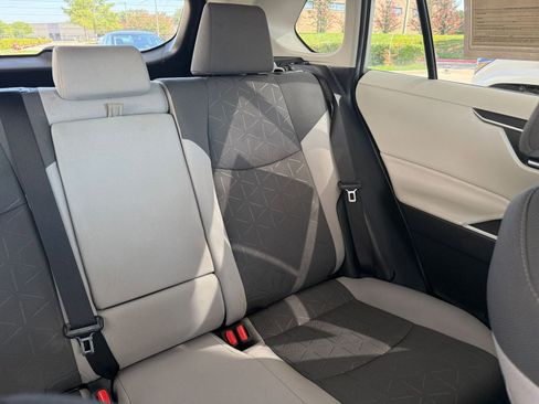 Used 2021 Toyota RAV4 XLE w/ Convenience Package image 37
