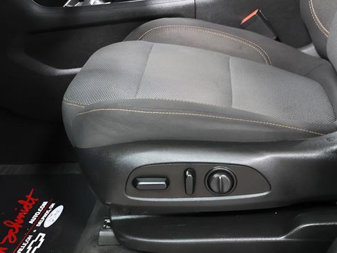 Used 2019 Chevrolet Traverse LT image 20