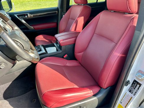 Used 2021 Lexus GX 460 Premium w/ Premium Package image 12