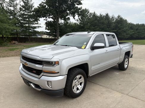 Used 2017 Chevrolet Silverado 1500 LT w/ All Star Edition AWD/4WD image 19