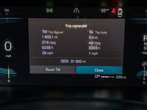 Used 2023 Volvo V60 B5 Cross Country Plus image 41