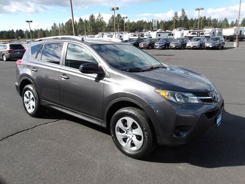 Used 2015 Toyota RAV4 LE AWD/4WD image 7