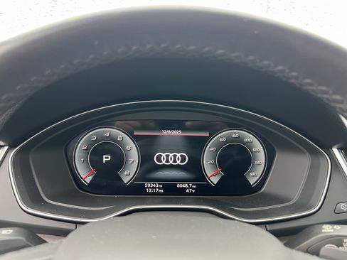 Used 2021 Audi Q5 Premium Plus w/ Premium Plus Package image 23