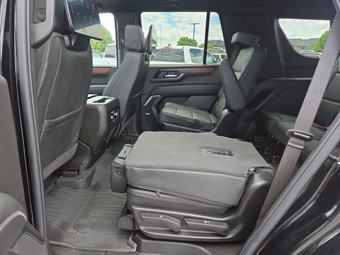 Used 2026 GMC Yukon Denali w/ Advanced Technology Package AWD/4WD image 32
