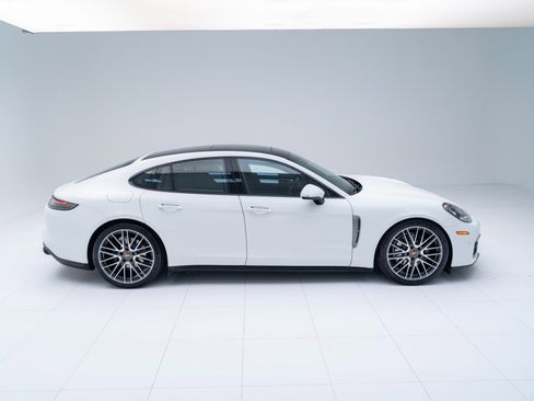 Certified 2023 Porsche Panamera Platinum Edition image 8