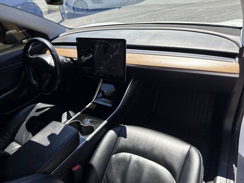 Used 2018 Tesla Model 3 Long Range RWD image 13