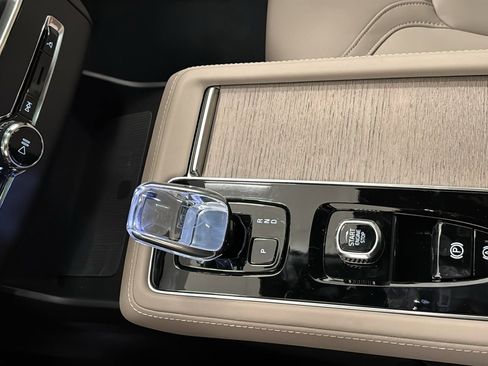 New 2026 Volvo XC90 T8 Plus w/ Protection Package Premier image 19