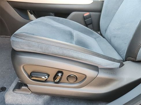 Used 2023 Lexus RZ 450e Premium image 10